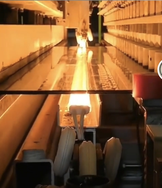 Reflector for glass bending lamp