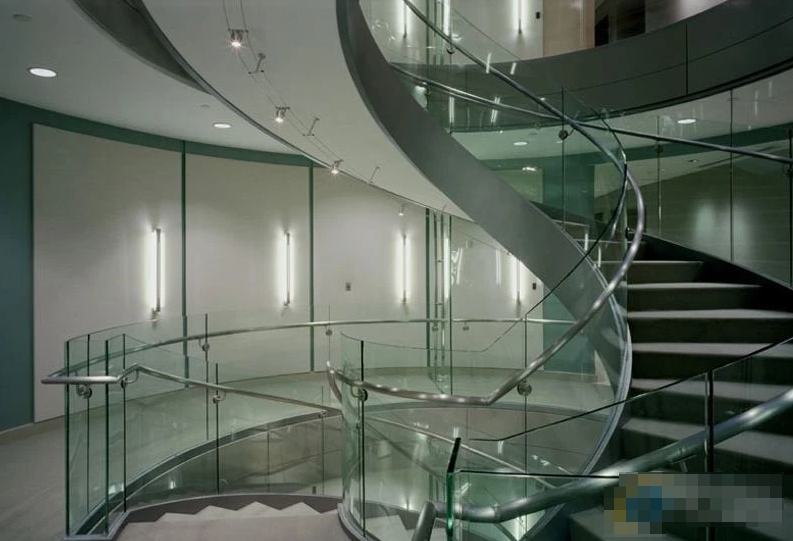 Why glass cracks in annealing